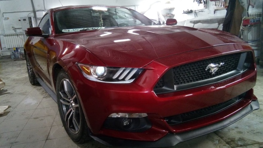 Ремонт и покраска переднего бампера Mustang фото мустанг результат ремонта